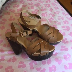 Tan strappy wedges/clogs