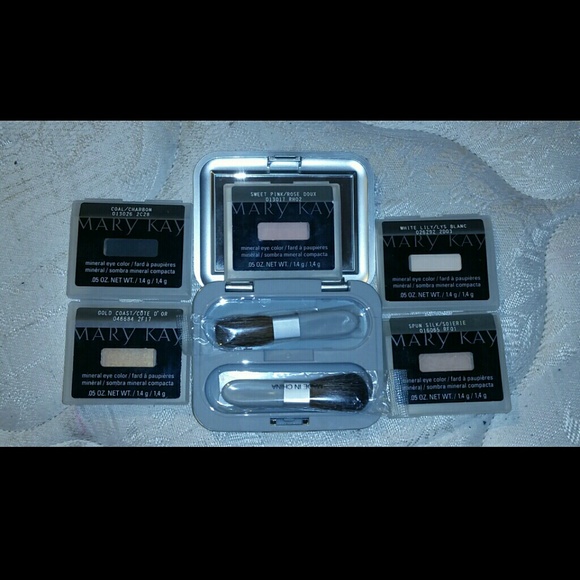 Mary Kay eye shadow
