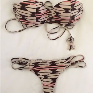 ACACIA SWIMWEAR NATIVE MAUI BOTTOMS LA PEROUSE TOP