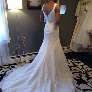 Davids Bridal Lace Wedding Dress