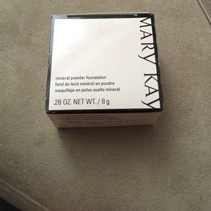 Mineral powder foundation