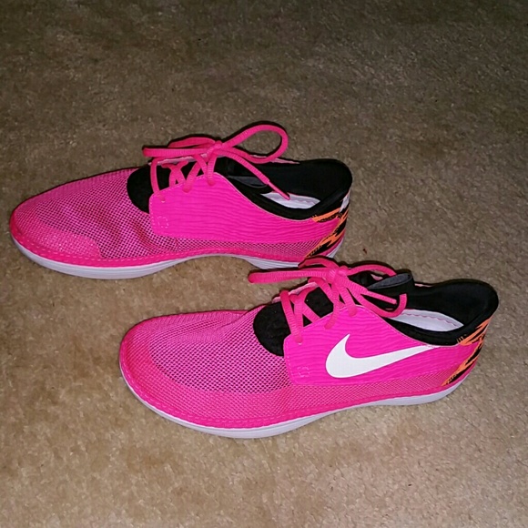 Nike solar soft sneakers