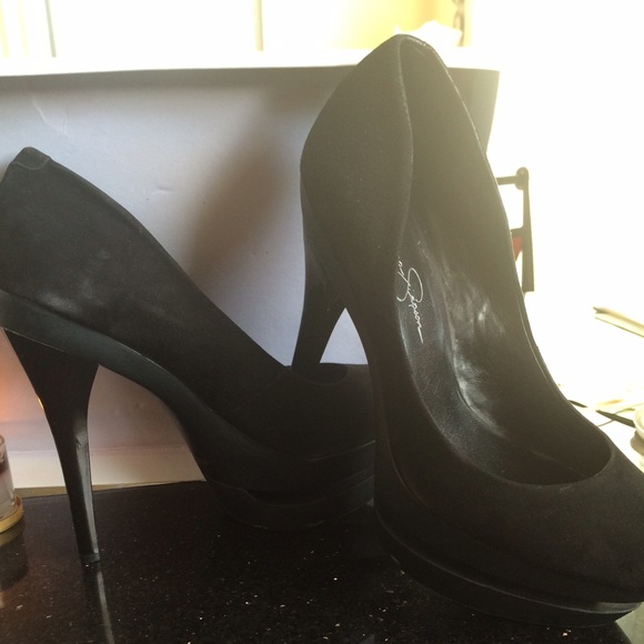 ✨Jessica Simpson✨ black suede pump!!