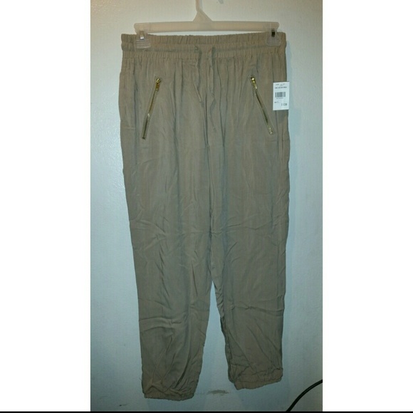 Lose nude pants