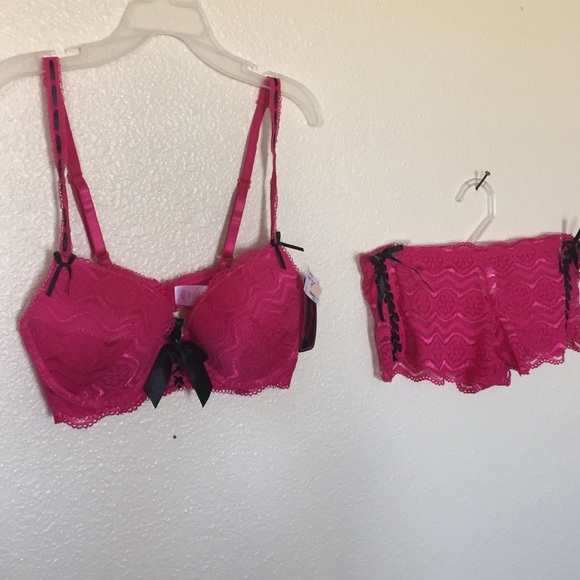 Bra and pantie set. Bra 36 B. Pantie size M