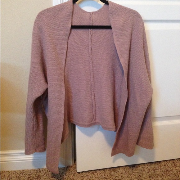 ๐SOLD๐ Brandy Melville blush Caroline cardigan - Picture 3 of 4