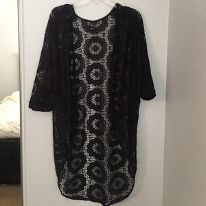 *SALE TONIGHT ONLY* Windsor kimono