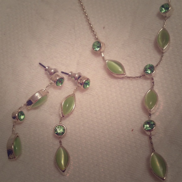 New Necklace & earrings set