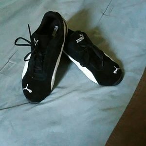Puma tennis shoes