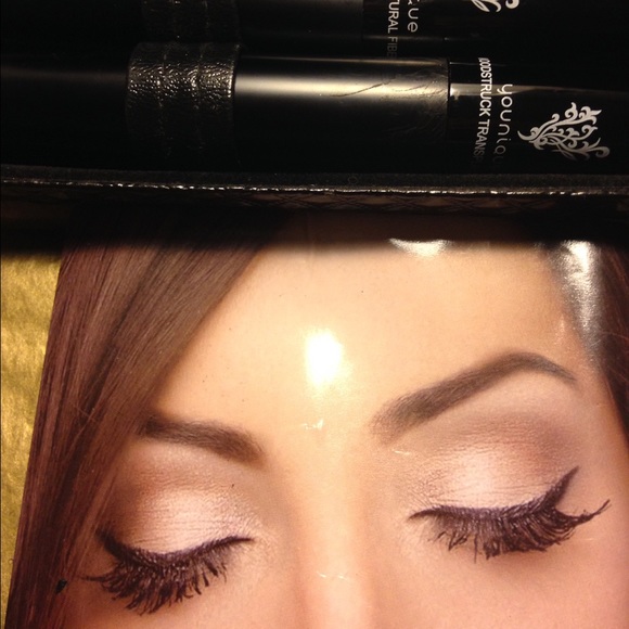SOLD!!  3-D Fiber Lashes - Picture 2 of 4