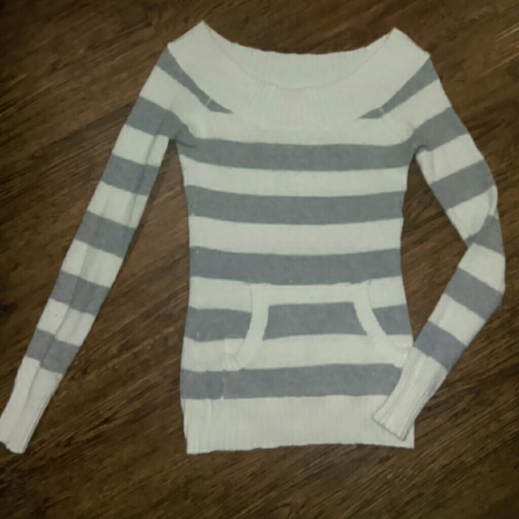 Gray & White Sweater!!