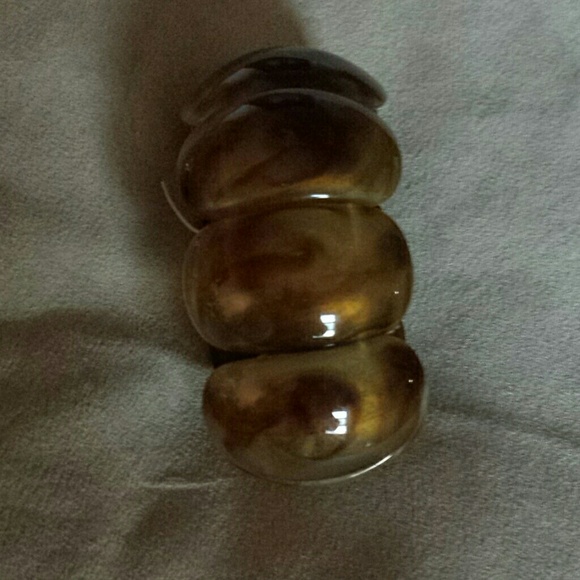 Jewlery - Picture 2 of 3