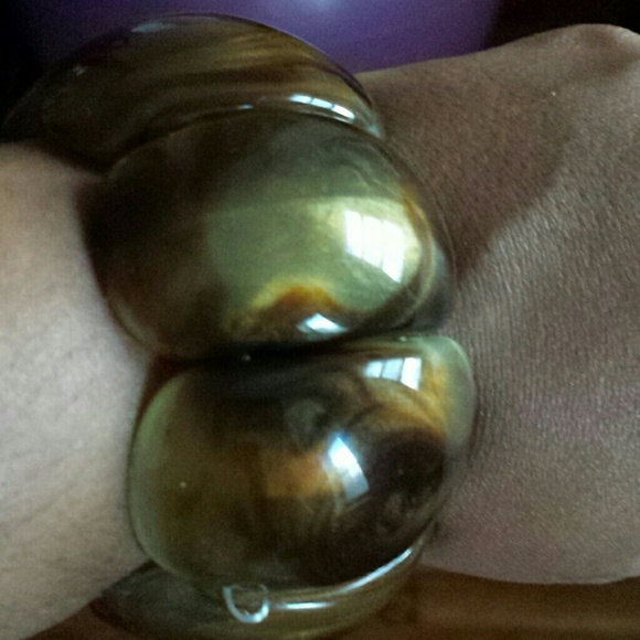 Jewlery - Picture 3 of 3