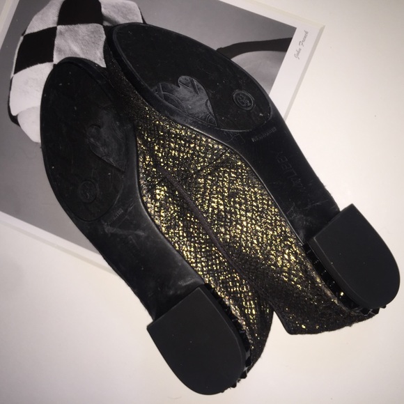 ⛔️SOLD⛔️Sam & Libby black and gold flats - Picture 3 of 3