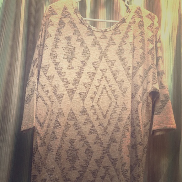 Top from Buckle❤️!! Aztec print DayTrip brand