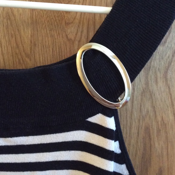 Top - Picture 2 of 4