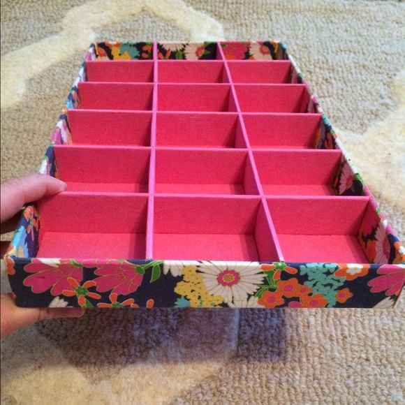 18 Compartment Jewelry Organizer