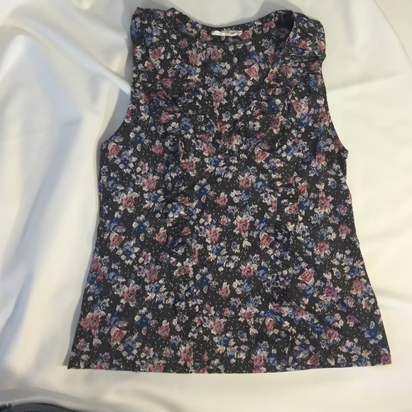 Floral ruffle top