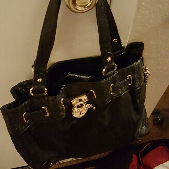 Black handbag - Picture 2 of 3