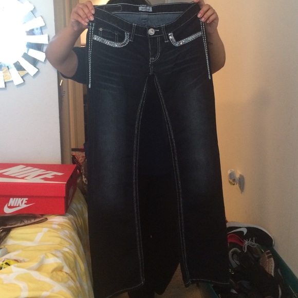 Some dark flare jeans!