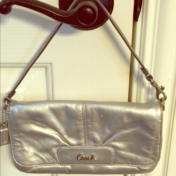 Coach Handbags - Coach wristlet 💥SALE💥