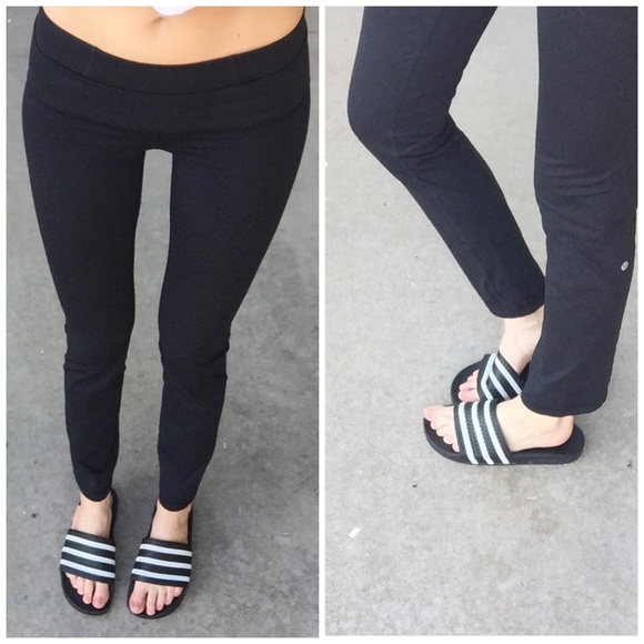 Lululemon Straight up Pant black with dots size 6