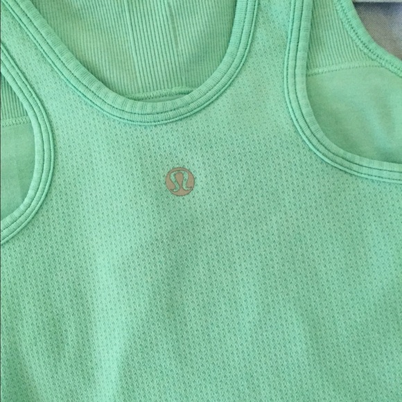 Lululemon seamlessly covered tank size 6