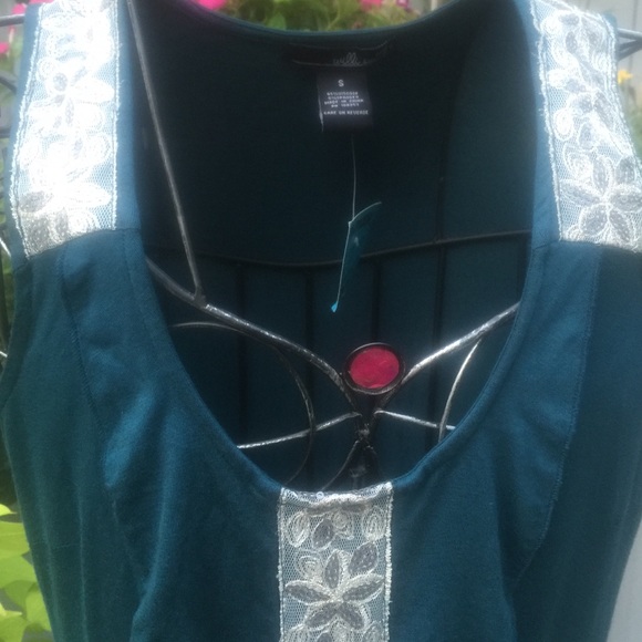 👓Lace & Ruffle willi smith tank👓 - Picture 2 of 3