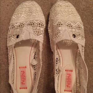 super cute white lace shoes