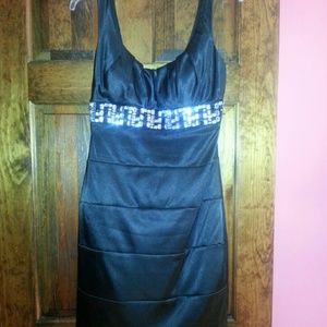 Beautiful black short dress!