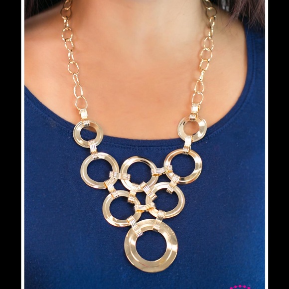 Circles necklace in gold - Picture 1 of 1