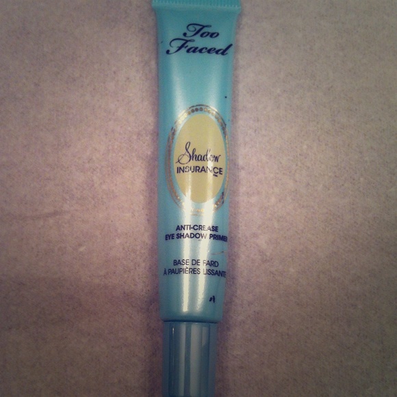 Two faced shadow primer