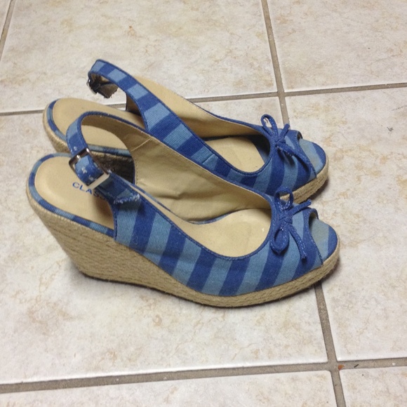Lovely blue striped wedges