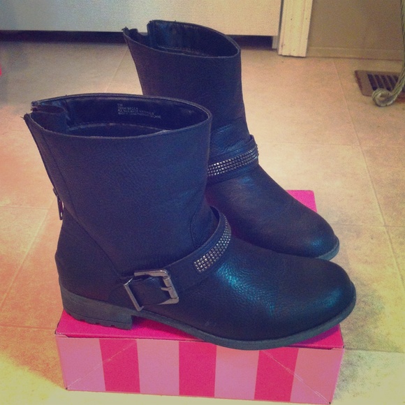 Black boots