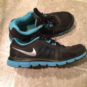 Dual Fusion Nike running shoe