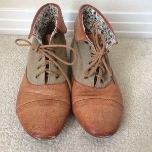 Rustic cute brown booties