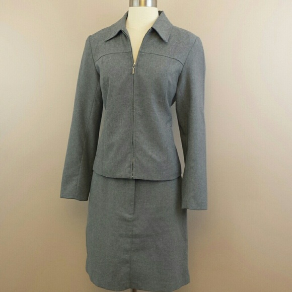 Grey zippered skirt suit - Picture 2 of 4
