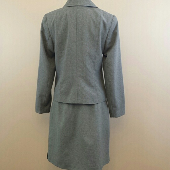 Grey zippered skirt suit - Picture 4 of 4