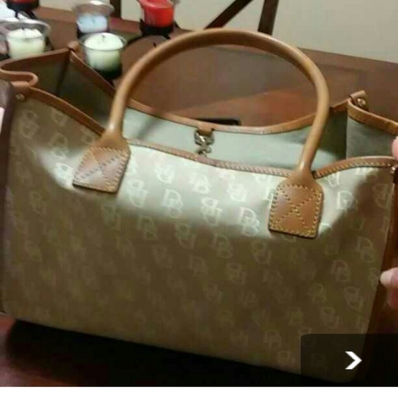 Dooney n bourke tote