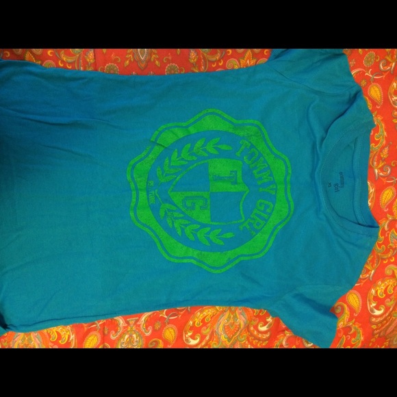 Tommy girl tshirt