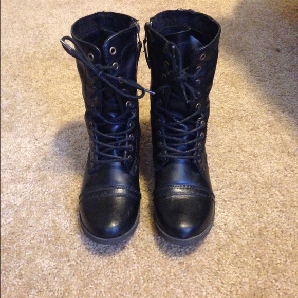 Combat Boots - Picture 1 of 3