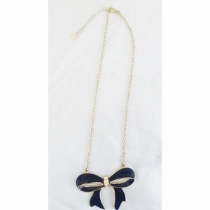 🎉HP🎉 Claire's Black and Gold Bow Necklace
