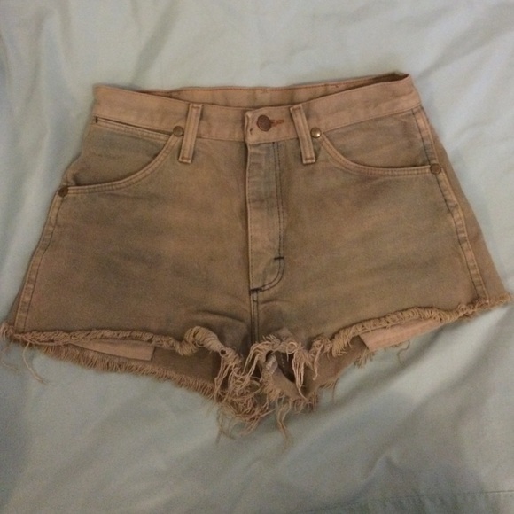 🖤 DISTRESS LOOK HIGH WAISTED SHORTS