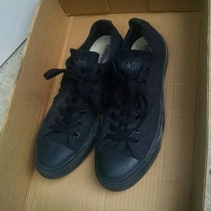 Black converse