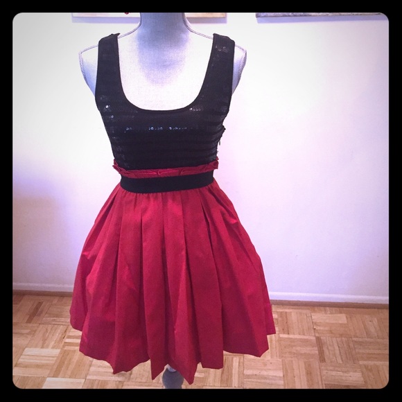 Arden B Black & Red Sequin Top Skater Dress - sm