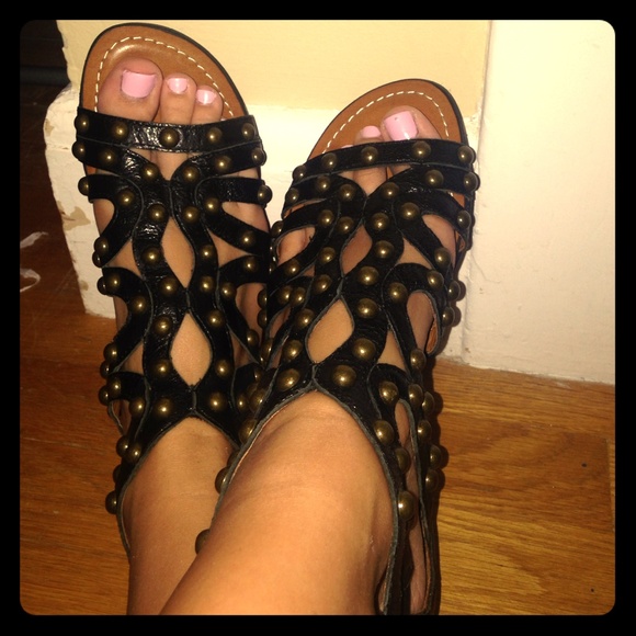 Nine West sandals never worn!! Price negotiable