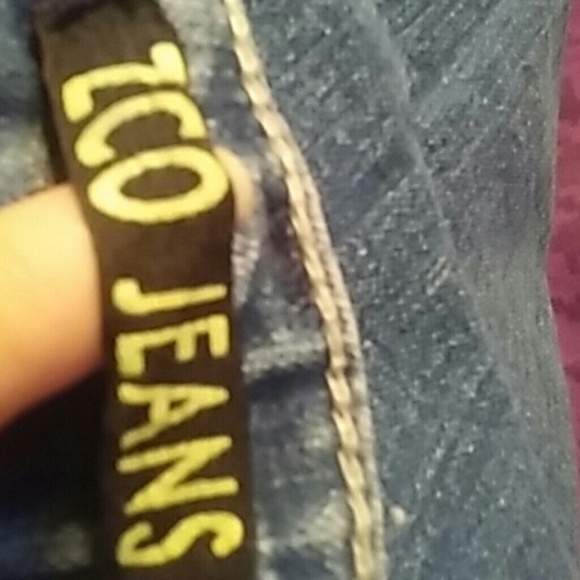 ZCO skinny jeans with cross design on the pockets. - Picture 2 of 4