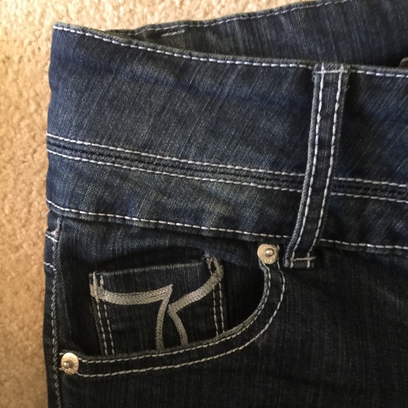 Jeans - Picture 2 of 3