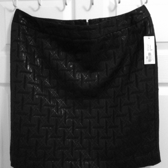 BLACK WORTHINGTON SUADE, LEATHER LOOK MINI SKIRT