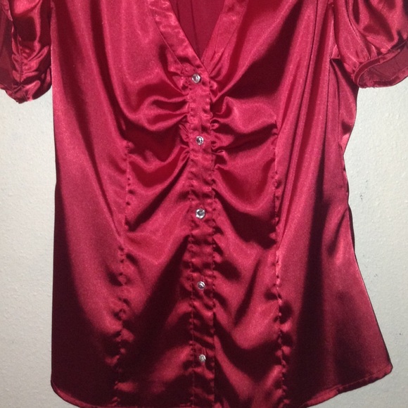 Satin ruffled red blouse with rhinestone buttons - Picture 4 of 4